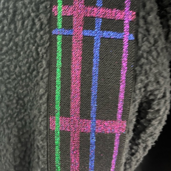 Terez Women’s Black Fleece Zip Up Jacket with Plaid Accents size Large - Picture 4 of 5